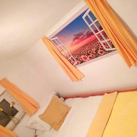 Feriehus The Hidden Gem, 1 Bedroom, 1 Living Room, 4 Beds, Sleeps 5 *