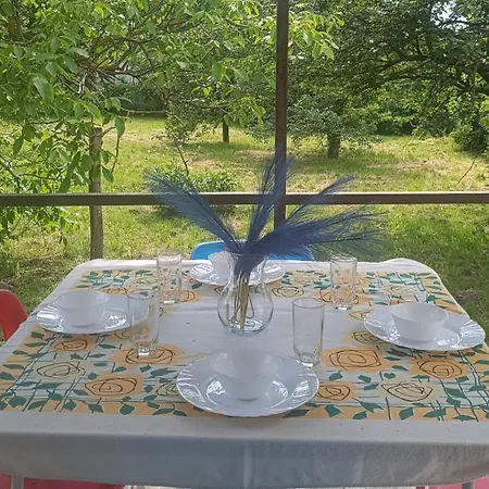 The Hidden Gem, 1 Bedroom, 1 Living Room, 4 Beds, Sleeps 5 Feriehus