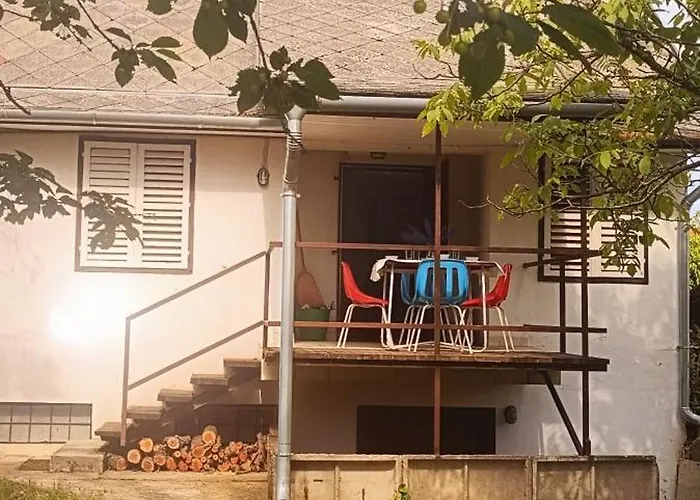 The Hidden Gem, 1 Bedroom, 1 Living Room, 4 Beds, Sleeps 5 シオーフォク