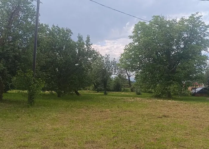 The Hidden Gem, 1 Bedroom, 1 Living Room, 4 Beds, Sleeps 5 Feriehus